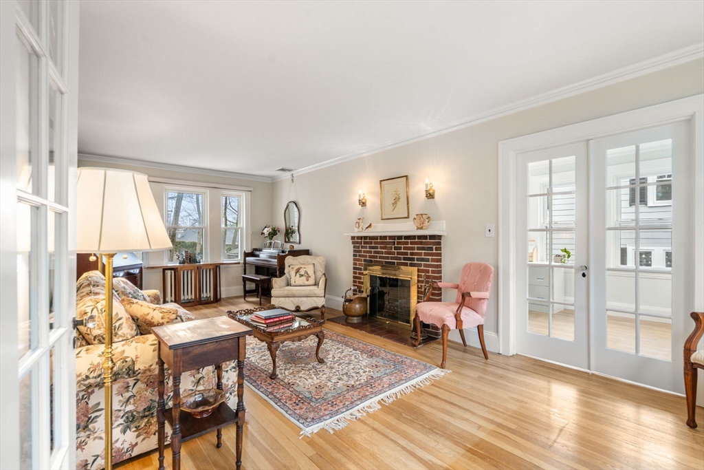 19 Scott Road Belmont, MA 02478 - Photo 4 of 42