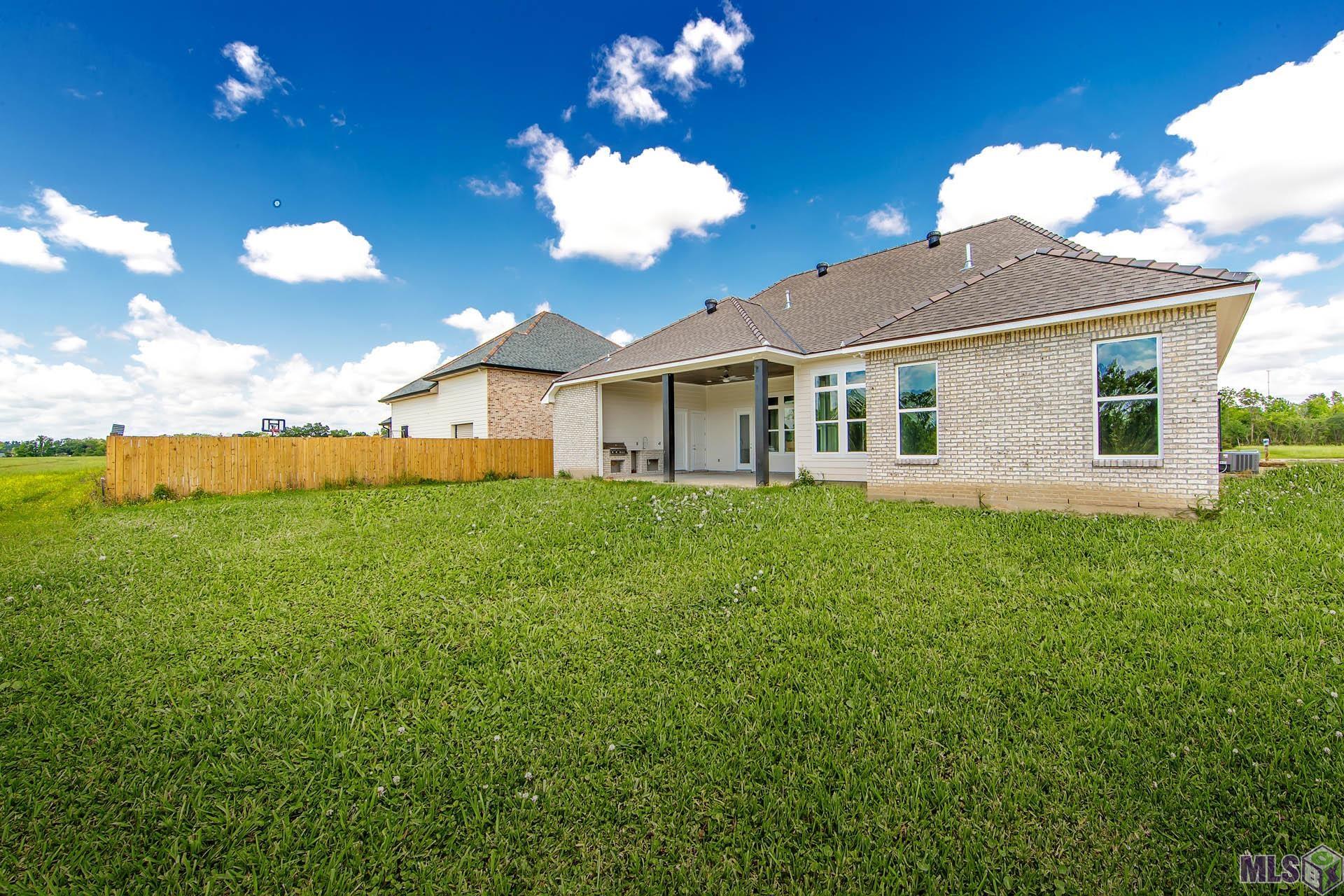 216 Rue Richard Gray, LA 70359 - Photo 8 of 27