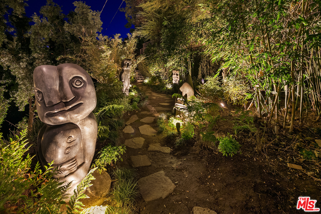 7330 Pyramid Drive Los Angeles, CA 90068 - Photo 37 of 37