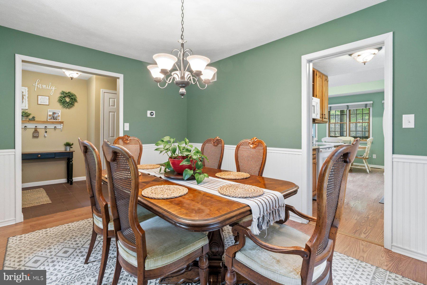 3788 Roop Road New Windsor, MD 21776 - Photo 10 of 33 Dining Room