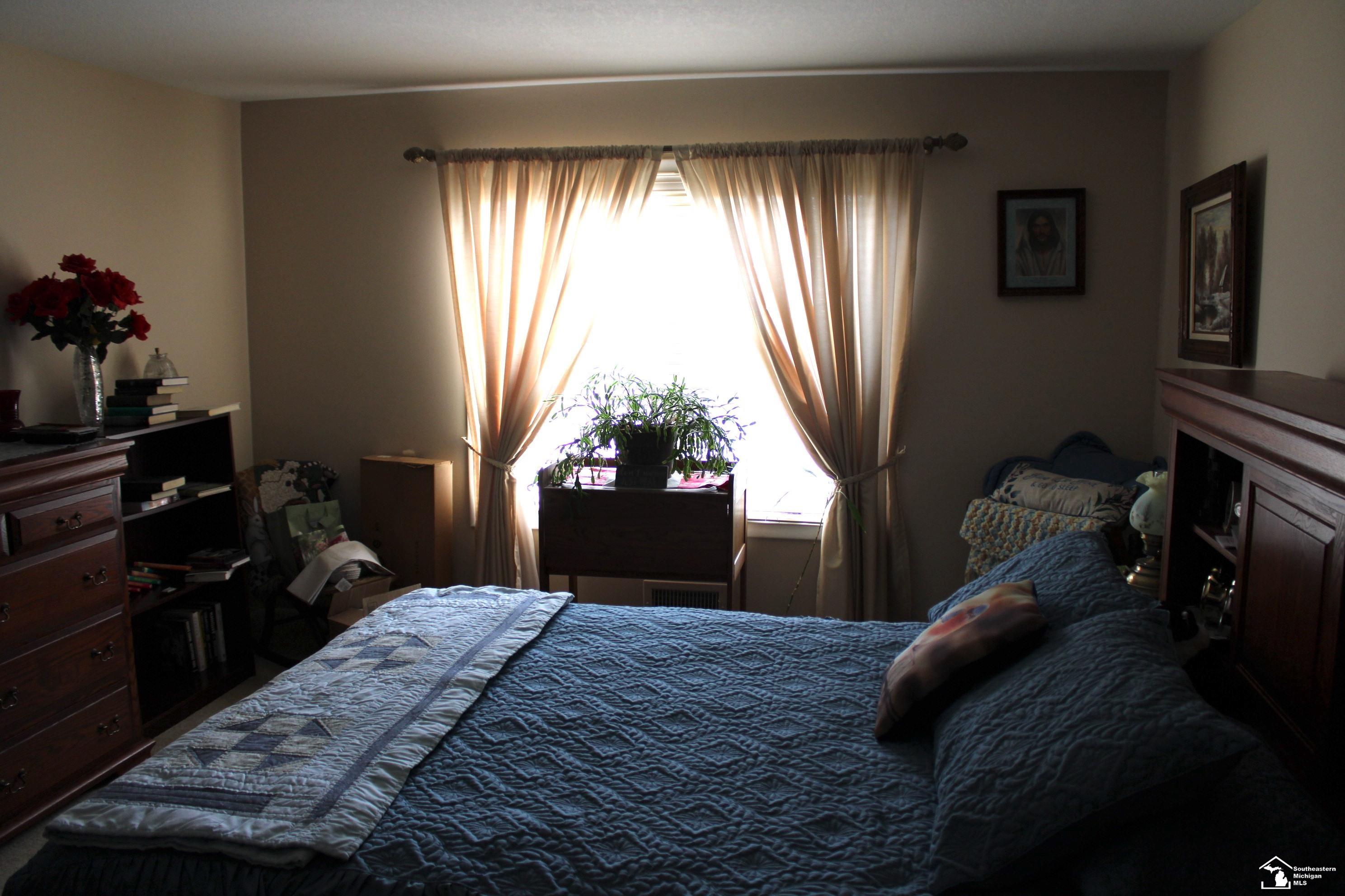 5840 East Dunbar Road, Unit 13 Monroe, MI 48161 - Photo 20 of 39 Primary Bedroom