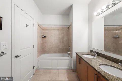 $380,000 | 901 North Penn Street, Unit F1609, Philadelphia, PA 19123