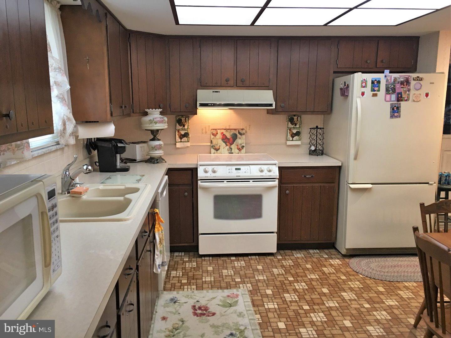 28 Rose Virginia Road Oley, PA 19547 - Photo 4 of 21 Gallery Image 4