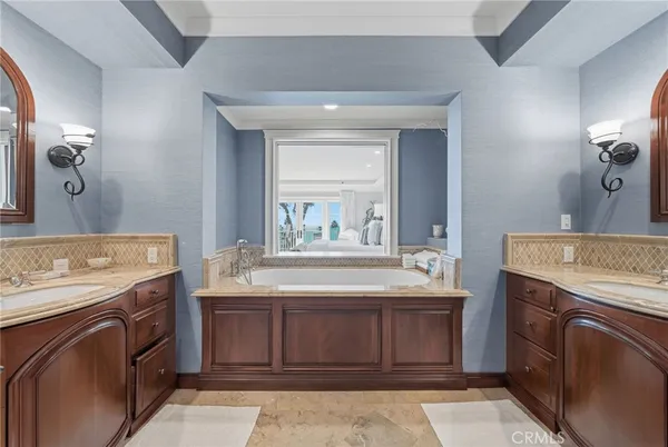 a view of room with walk in closet