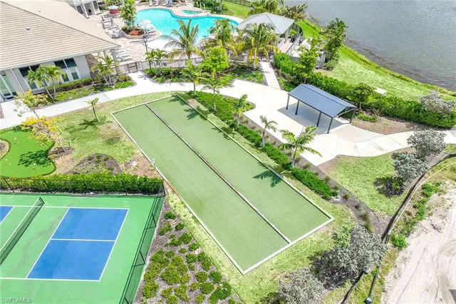 a view of outdoor space