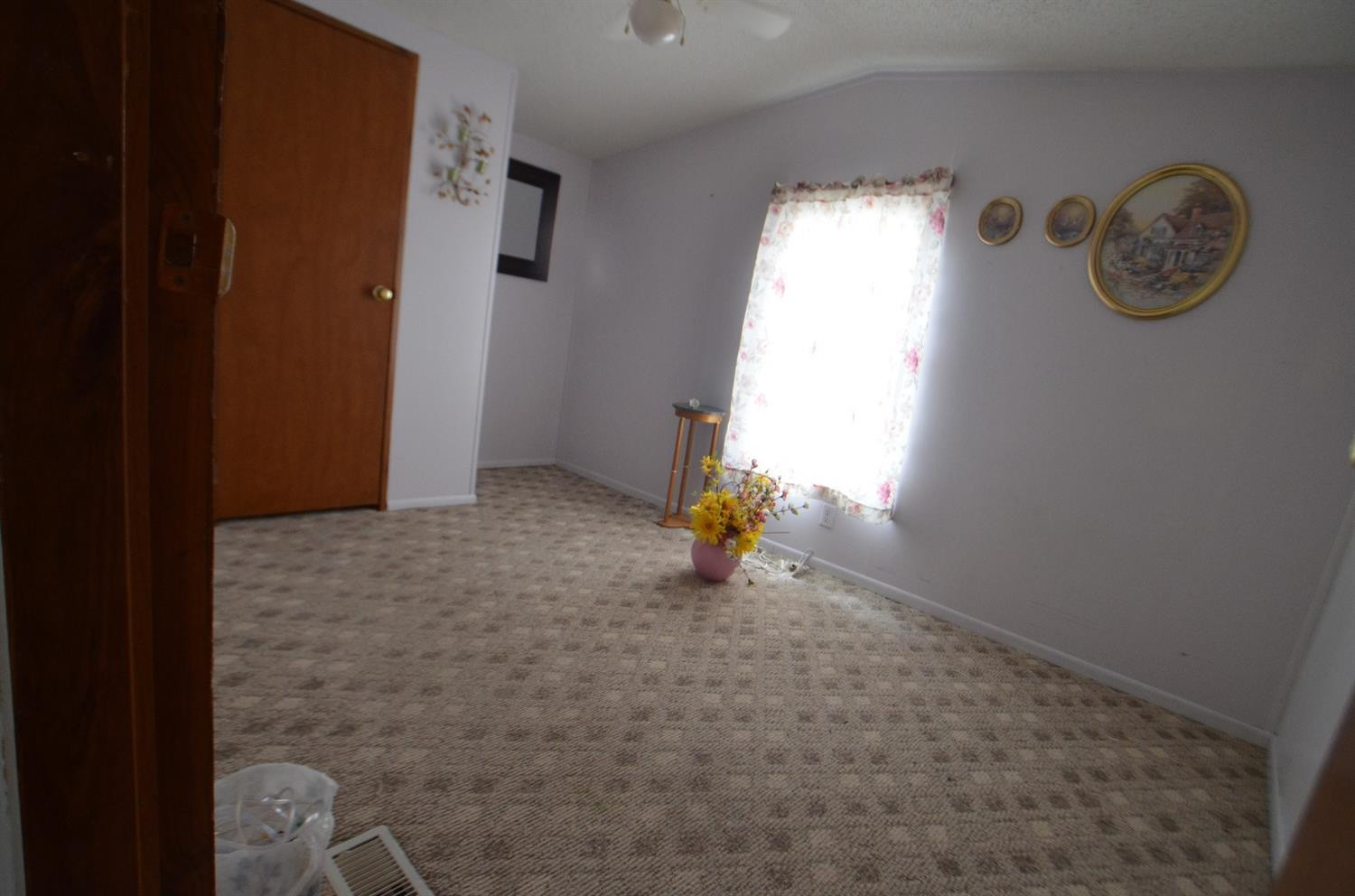 983 Dry Branch Road Irvine, KY 40336 - Photo 10 of 19 Great guest opportunity!! Bedroom is pr