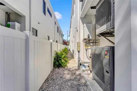 $1,475,000 | 812 Southeast 12th Street, Unit 812, Fort Lauderdale, FL 33316