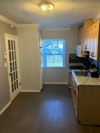 $2,350 | 2127 Wilson Street, Hollywood, FL 33020