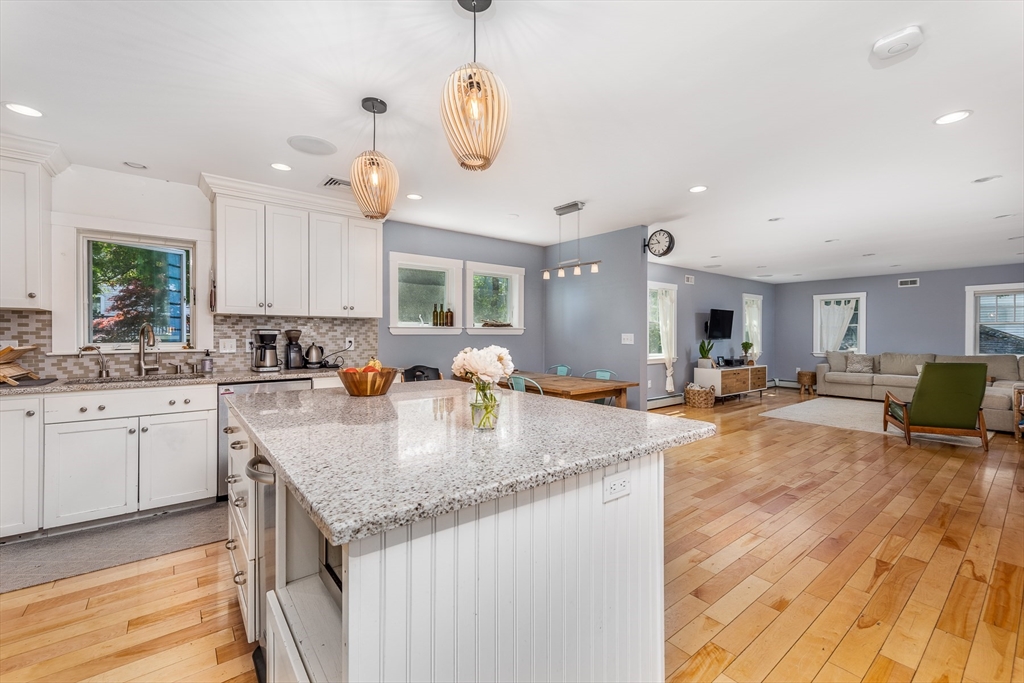 15 Lindsey Street Marblehead, MA 01945 - Photo 8 of 36