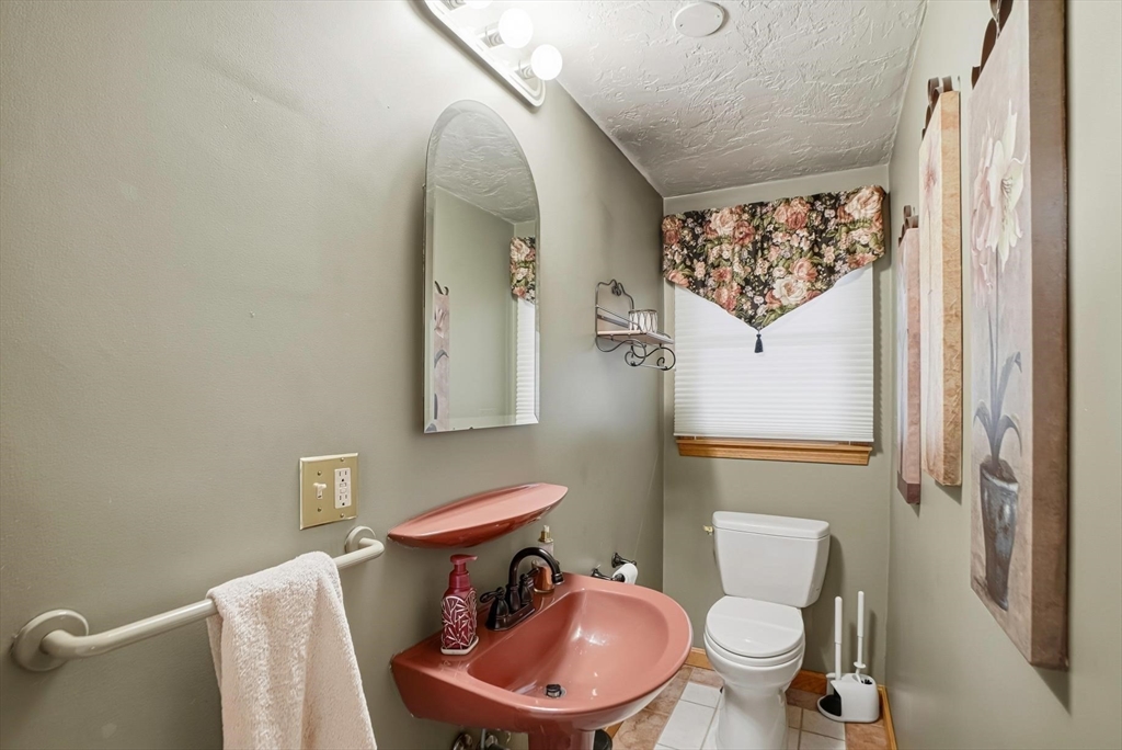 36 Jackson Circle Franklin, MA 02038 - Photo 16 of 41