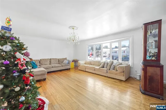 $799,000 | 19 Vivian Avenue, Emerson, NJ 07630