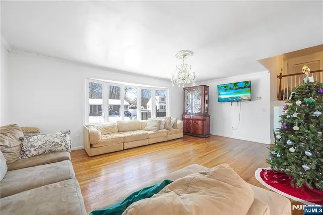 $799,000 | 19 Vivian Avenue, Emerson, NJ 07630