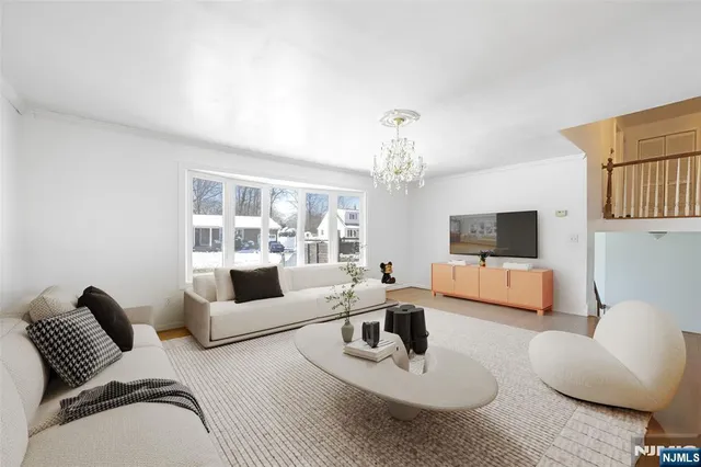 $799,000 | 19 Vivian Avenue, Emerson, NJ 07630