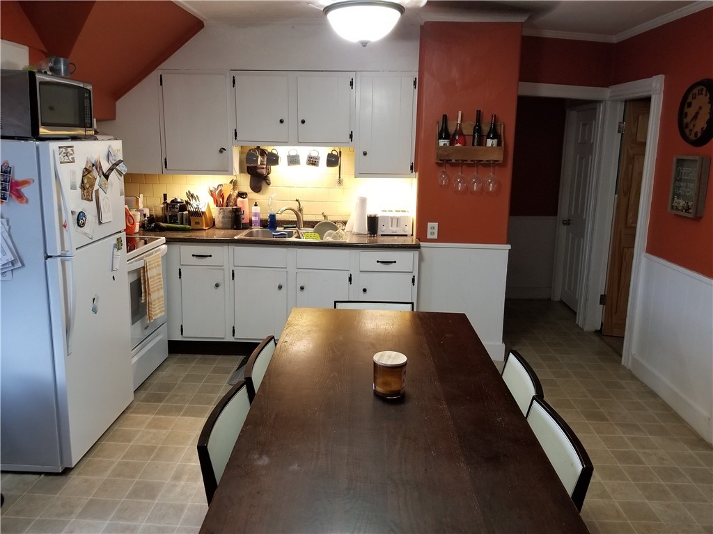 127 Bennett Street Woonsocket, RI 02895 - Photo 11 of 22