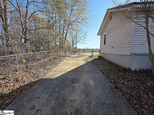 $249,500 | 121 State Rd S-42-4272, Woodruff, SC 29388