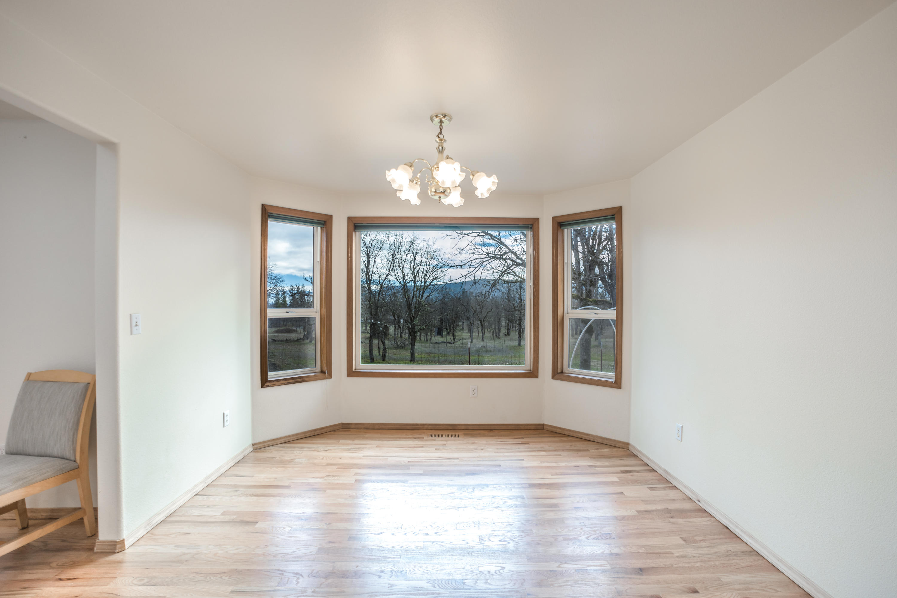 12497 Duggan Road White City, OR 97503 - Photo 9 of 17 079A2749-Edit