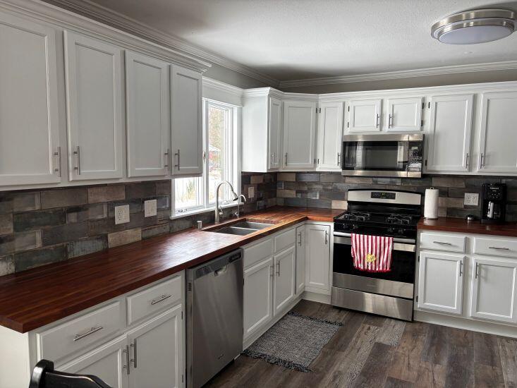 N64W21021 Mill Road Menomonee Falls, WI 53051 - Photo 5 of 40 Kitchen-2