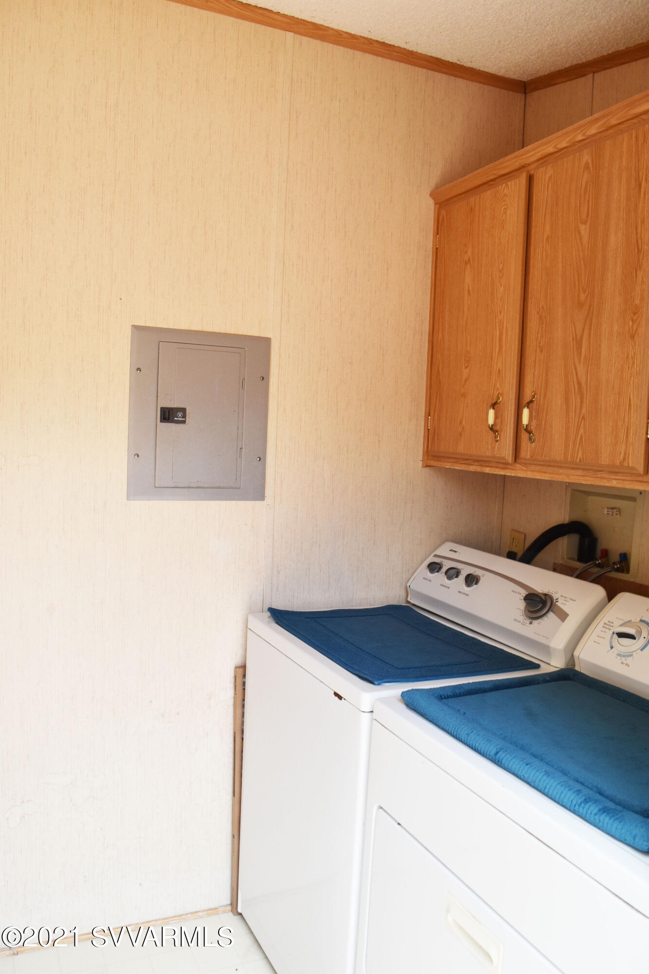 2810 Raven Road Sedona, AZ 86336 - Photo 5 of 24 Raven Laundry