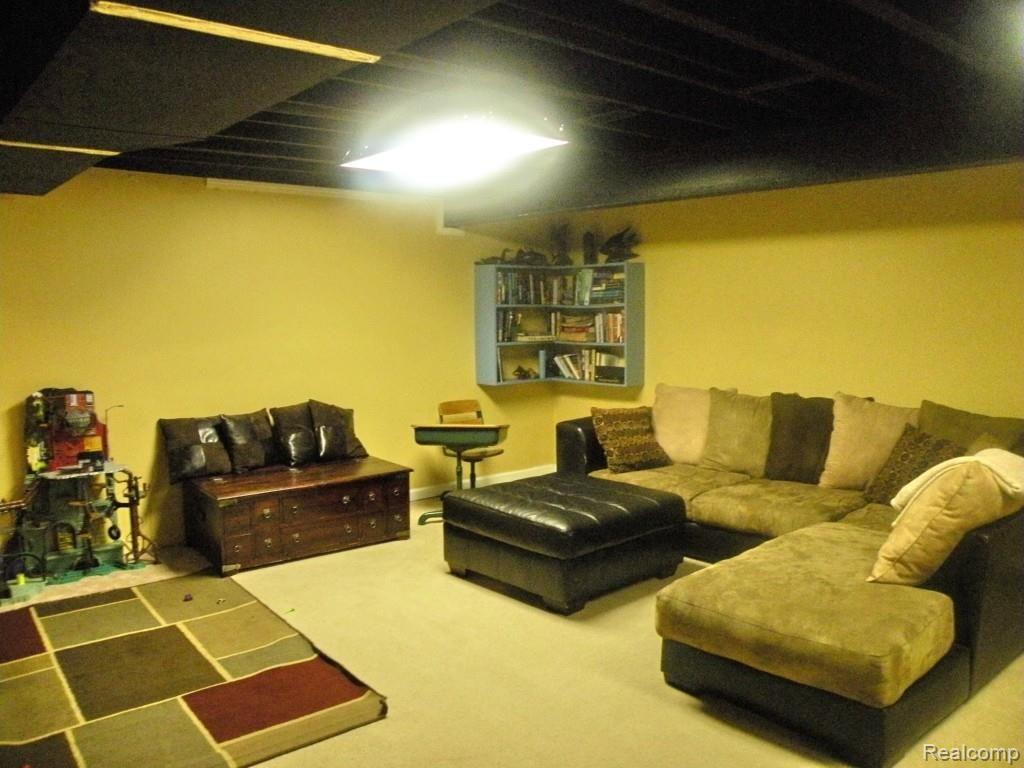 4169 Wincrest Lane Rochester, MI 48306 - Photo 17 of 27 aa r Lower Level wincrest4169_48.jpg