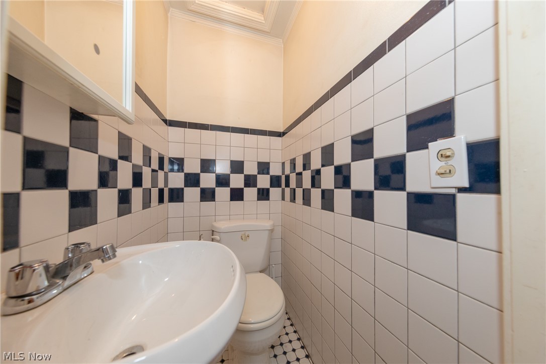 4943 Anderson Road Cleveland, OH 44124 - Photo 15 of 32 Gallery Image 15