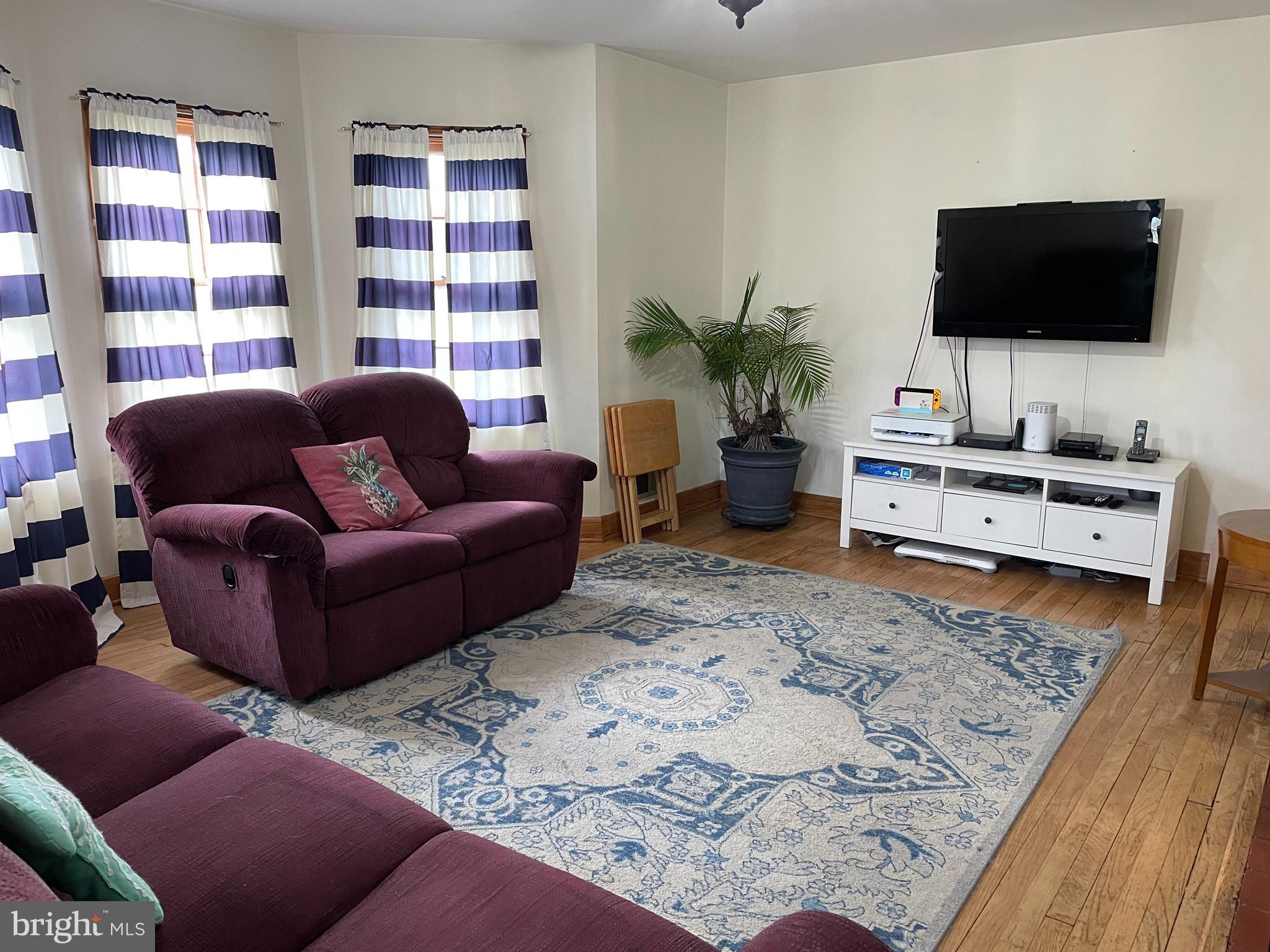 6520 Corkley Road Rosedale, MD 21237 - Photo 4 of 18 Living room