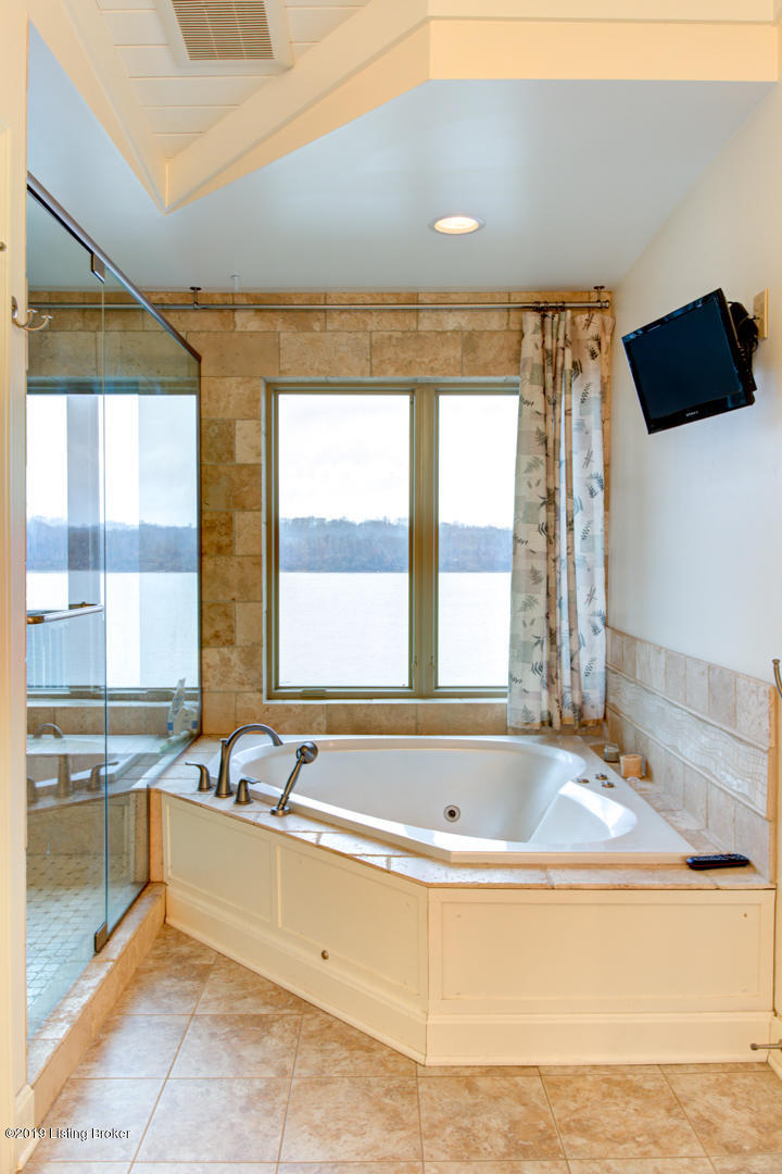 3108 Belknap Beach Road Prospect, KY 40059 - Photo 21 of 72 whirlpool tub