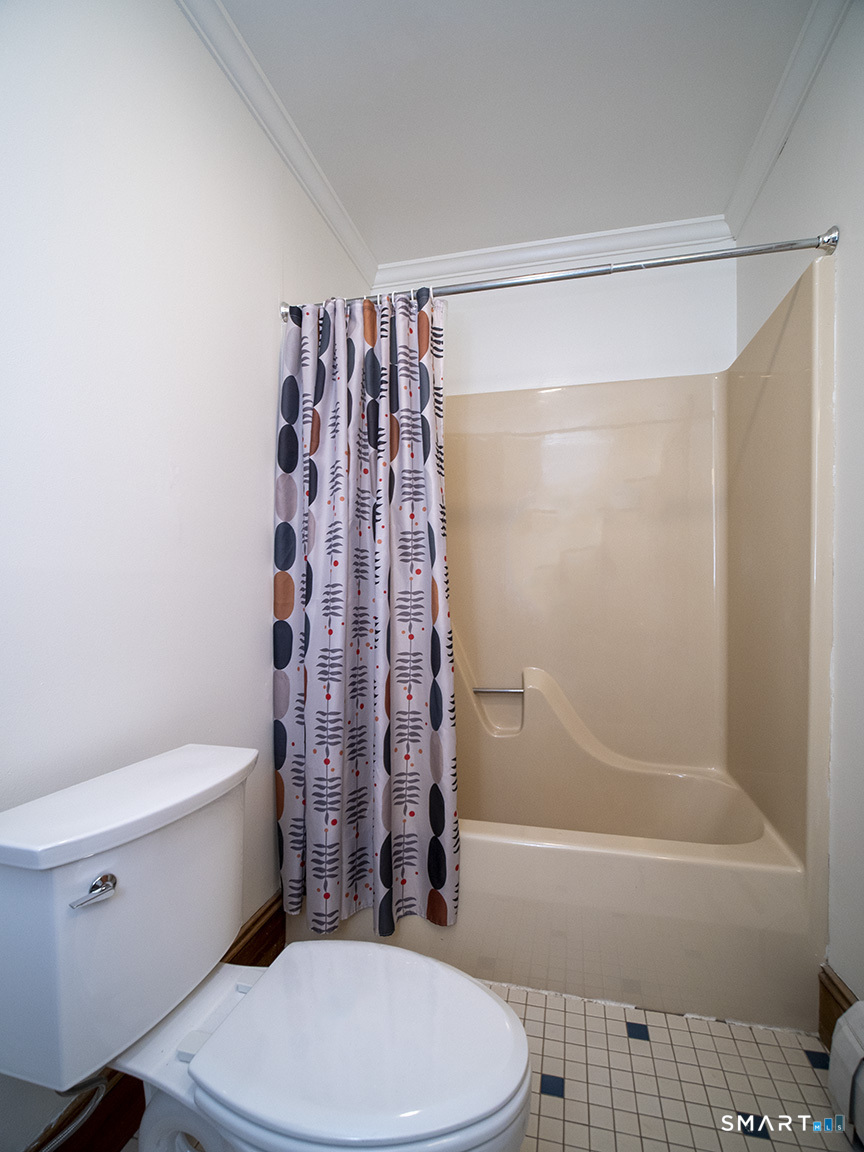 388 Amity Road Woodbridge, CT 06525 - Photo 26 of 39