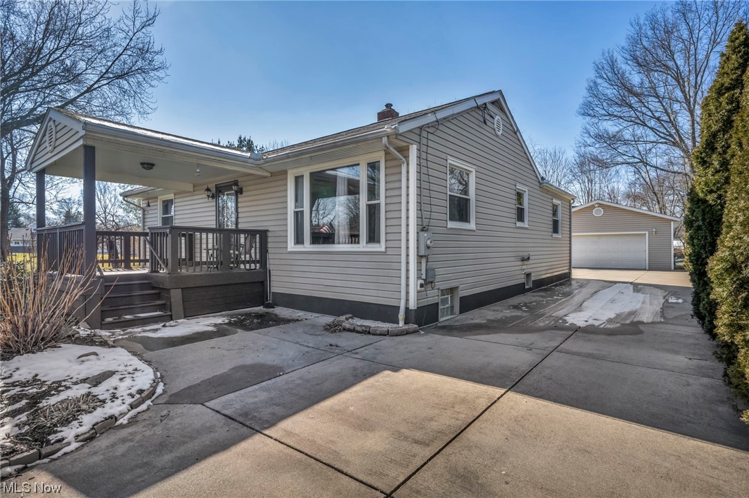 3060 Long Akron, OH 44312 - Photo 6 of 48