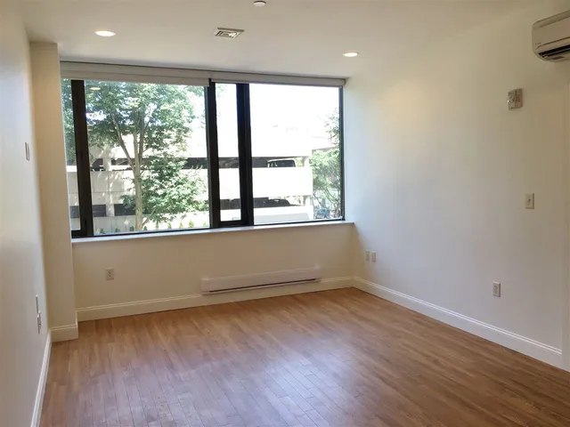 $2,583 | 875 Elm Street, Unit 304, Manchester, NH 03101