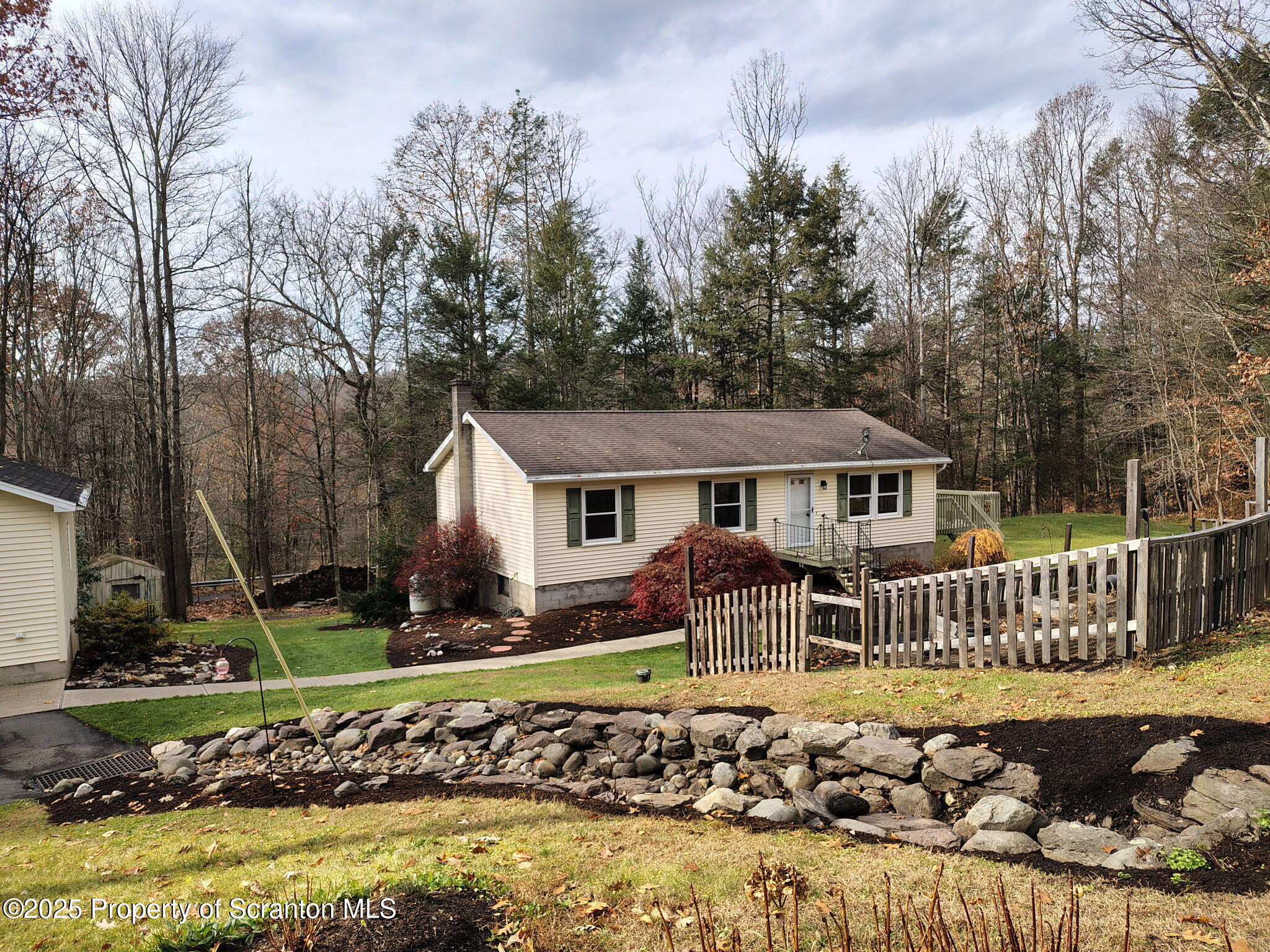 7 Hollow Crest Road Tunkhannock, PA 18657 - Photo 4 of 41 4810454731591992963