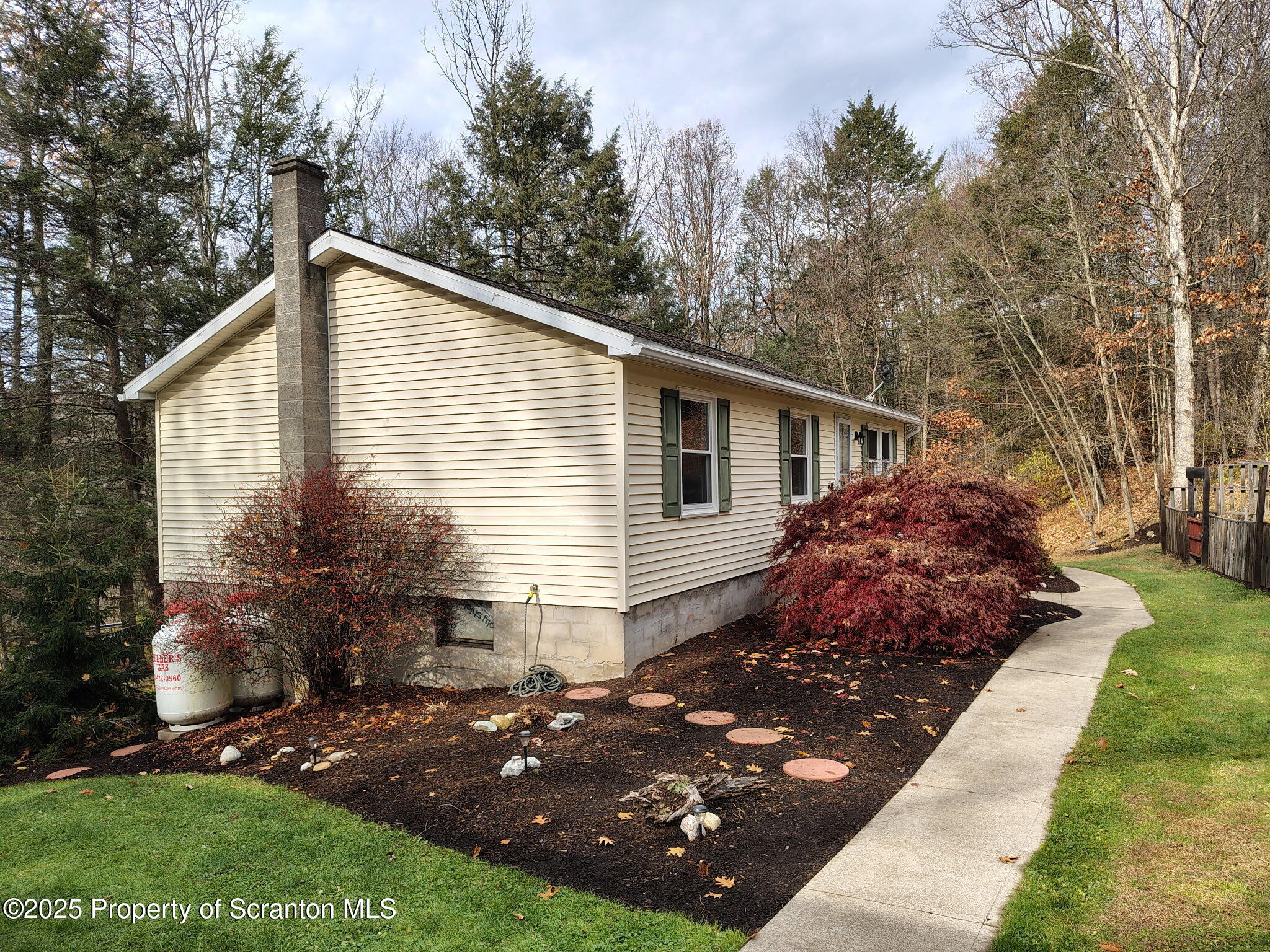 7 Hollow Crest Road Tunkhannock, PA 18657 - Photo 7 of 41 6331549885719907419