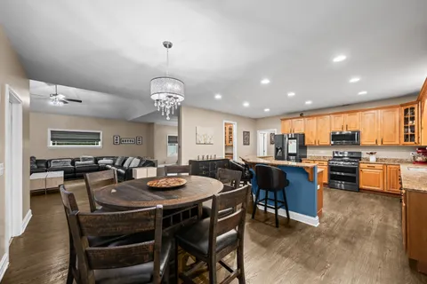 $899,000 | 421 West Hawthorne Street, Arlington Heights, IL 60004