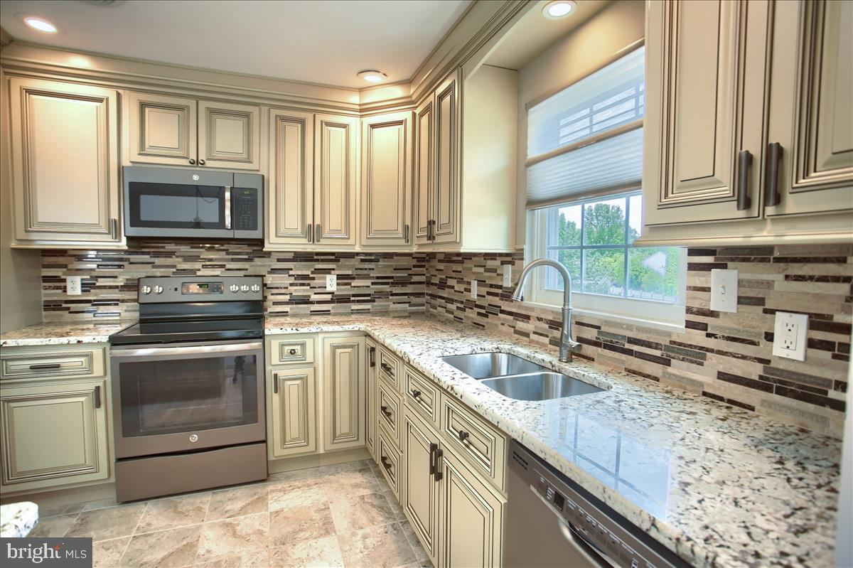 114 Robert Road Harrisburg, PA 17112 - Photo 4 of 10 Gallery Image 4