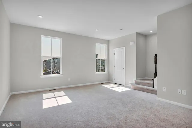 a view of empty room with window