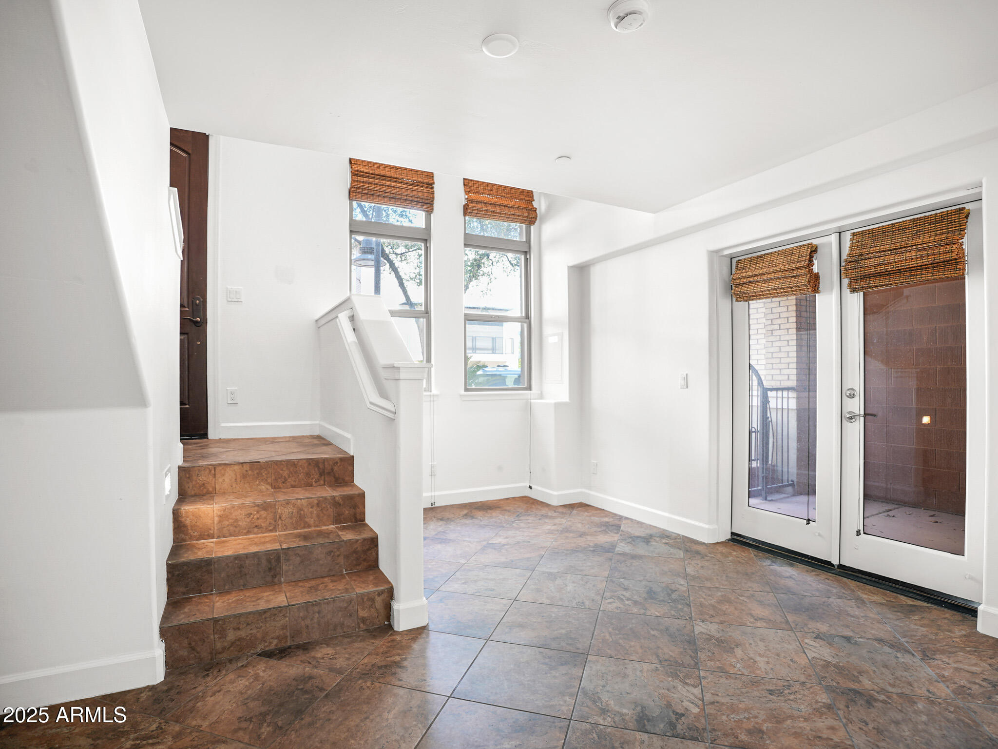 606 South Wilson Street Tempe, AZ 85281 - Photo 2 of 23 DSC00981