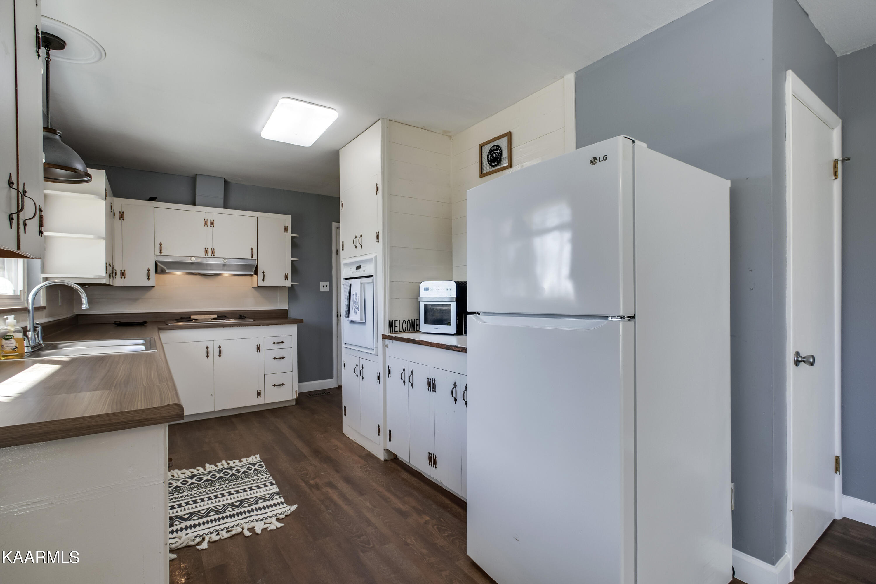 673 Chilhowee School Road Seymour, TN 37865 - Photo 11 of 47 11_ChilhoweeSchoolRoad_673_Kitchen02