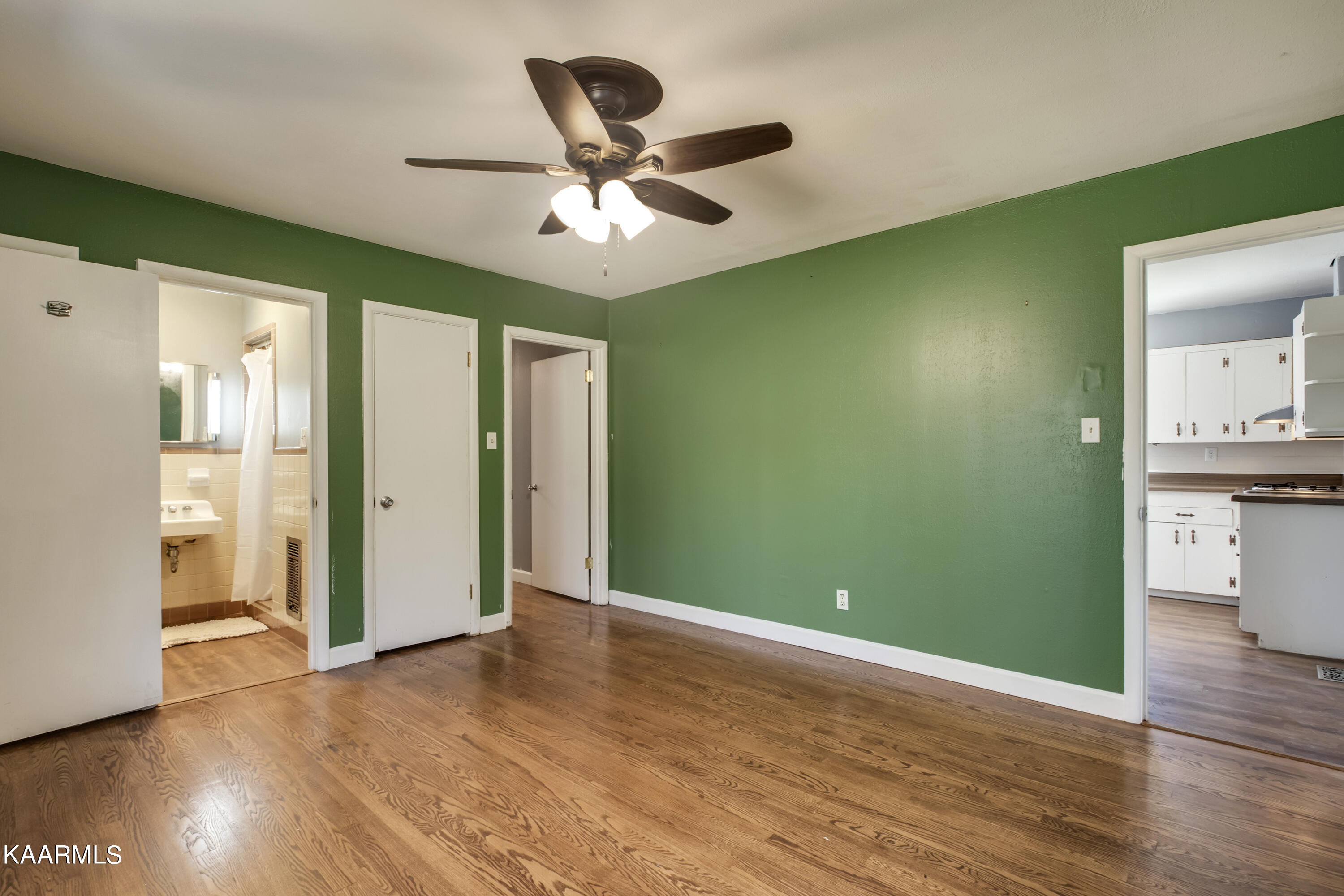 673 Chilhowee School Road Seymour, TN 37865 - Photo 16 of 47 16_ChilhoweeSchoolRoad_673_MasterBedroom