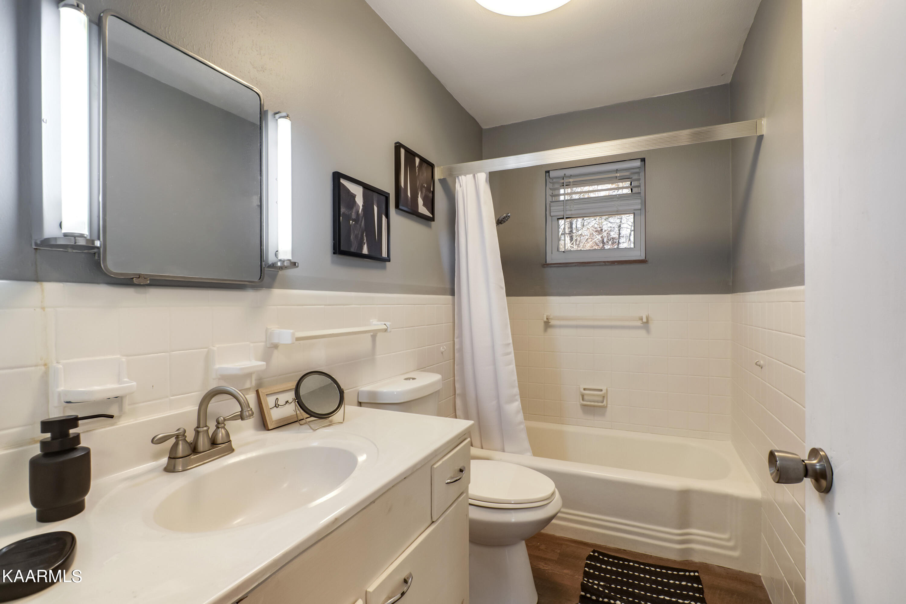 673 Chilhowee School Road Seymour, TN 37865 - Photo 21 of 47 21_ChilhoweeSchoolRoad_673_GuestBath