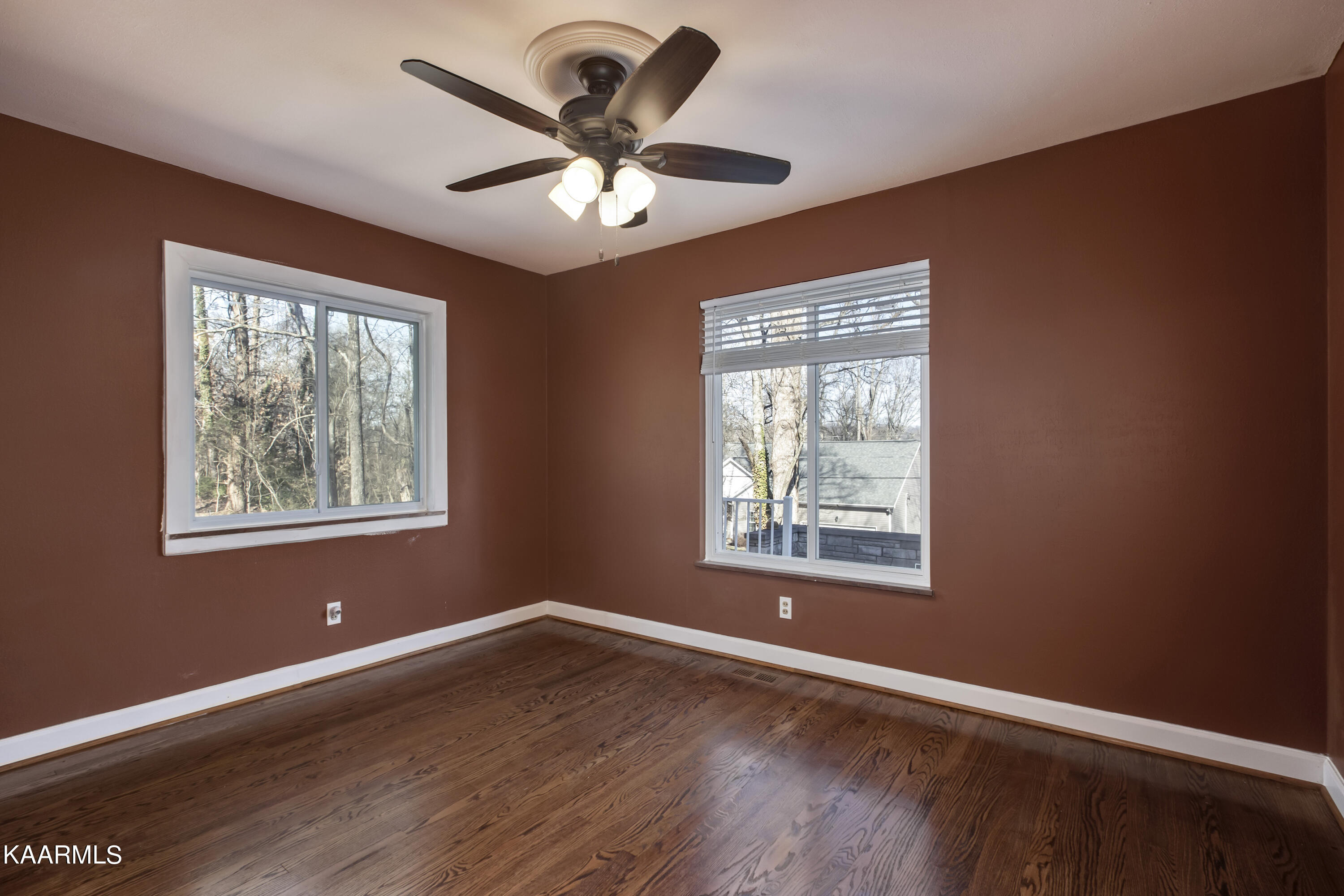 673 Chilhowee School Road Seymour, TN 37865 - Photo 23 of 47 23_ChilhoweeSchoolRoad_673_Bedroom3_01