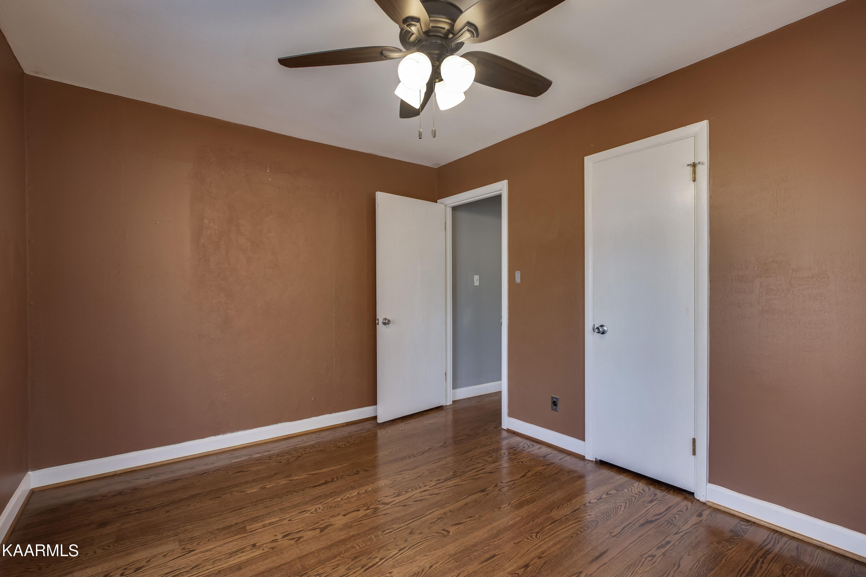 673 Chilhowee School Road Seymour, TN 37865 - Photo 24 of 47 24_ChilhoweeSchoolRoad_673_Bedroom3_02