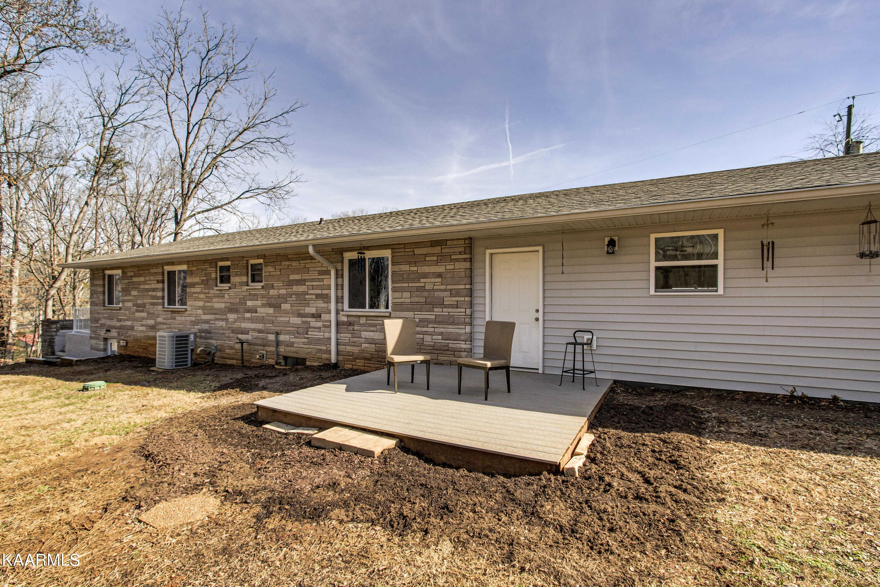 673 Chilhowee School Road Seymour, TN 37865 - Photo 35 of 47 35_ChilhoweeSchoolRoad_673_BackDeck02