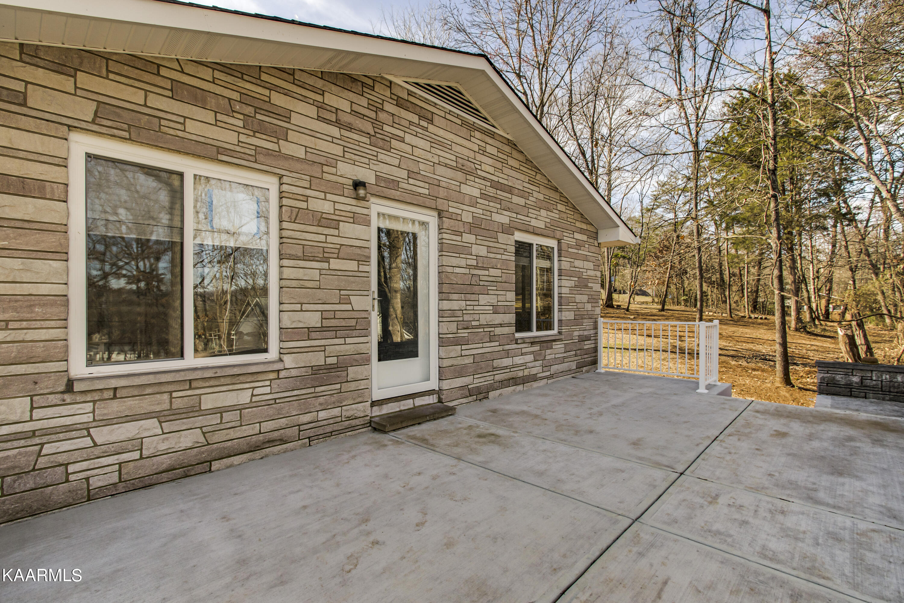 673 Chilhowee School Road Seymour, TN 37865 - Photo 37 of 47 37_ChilhoweeSchoolRoad_673_SidePorch01