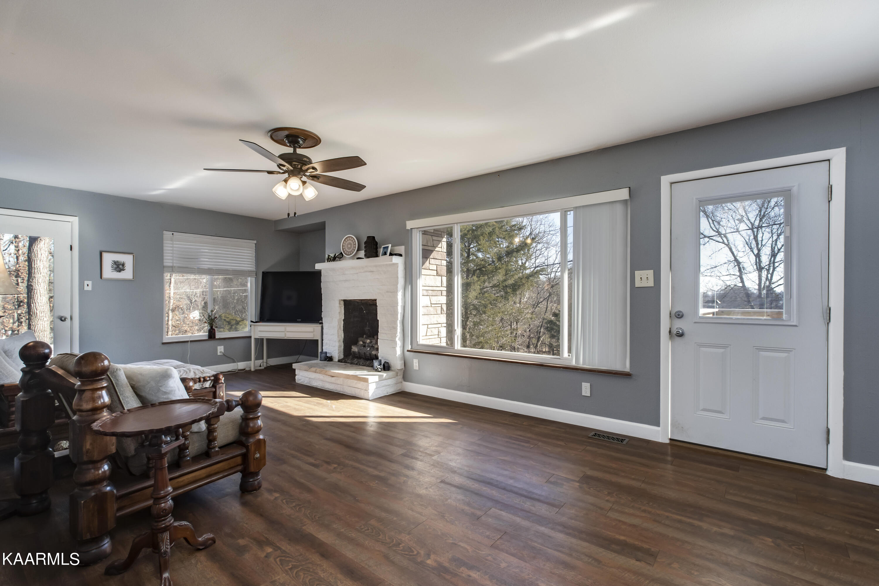 673 Chilhowee School Road Seymour, TN 37865 - Photo 5 of 47 05_ChilhoweeSchoolRoad_673_Living02