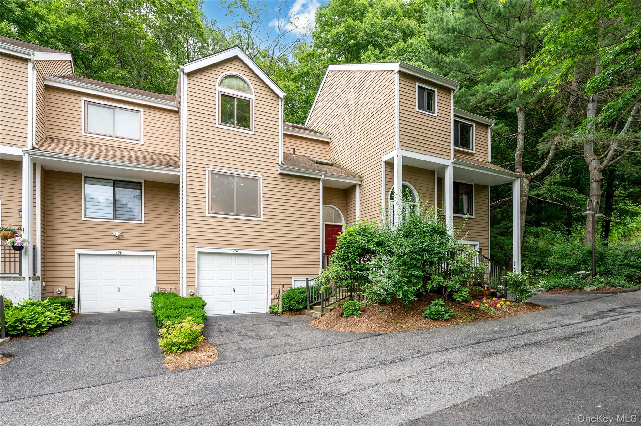 110 Woods End Road Chappaqua, NY 10514 - Photo 2 of 30