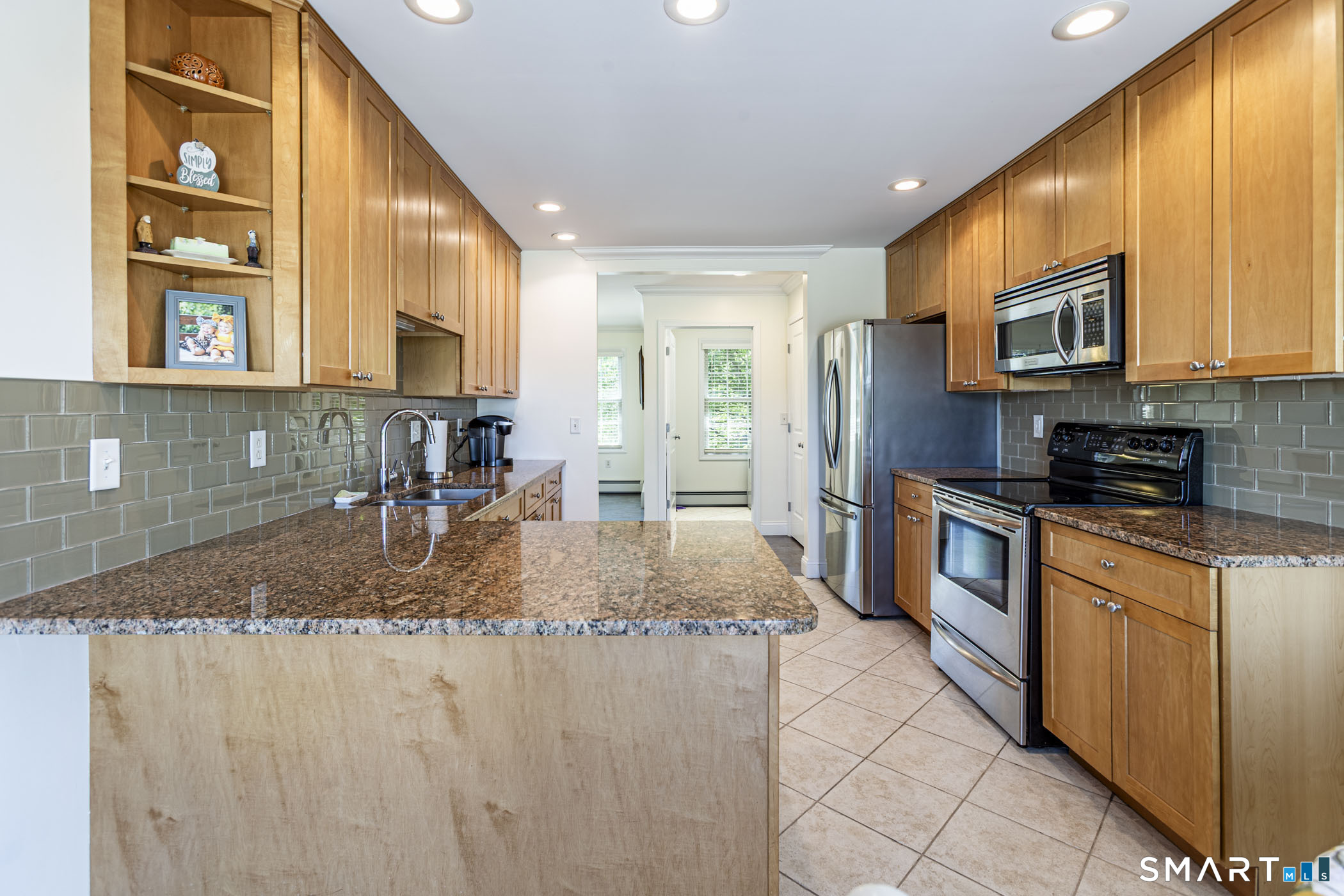 255 E Road East Windsor, CT 06016 - Photo 6 of 39