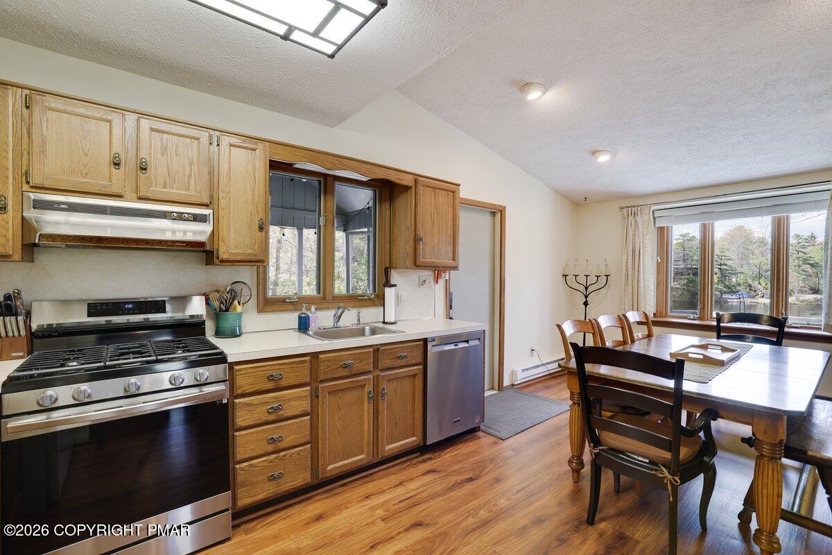 110 Powderhorn Road Long Pond, PA 18334 - Photo 10 of 31 Kitchen