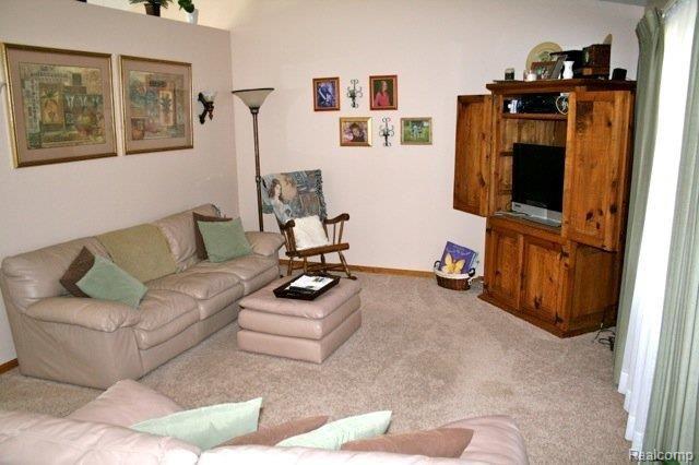 12987 Metcalf Road Emmett, MI 48022 - Photo 14 of 21 livingroom 1.jpg