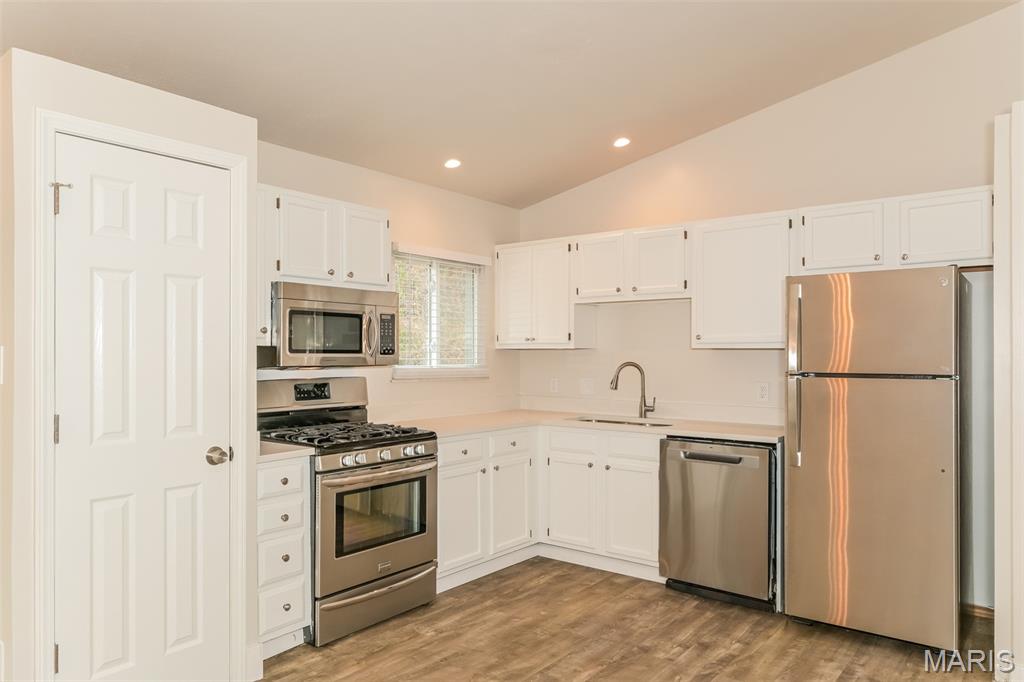 1723 Gascony Parc Drive, Unit 1723 Lake St. Louis, MO 63367 - Photo 6 of 17