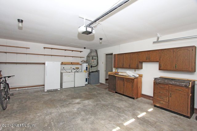 128 Riverside Drive Satsuma, FL 32189 - Photo 14 of 20 Oversized Garage w/Workshop & Laundry