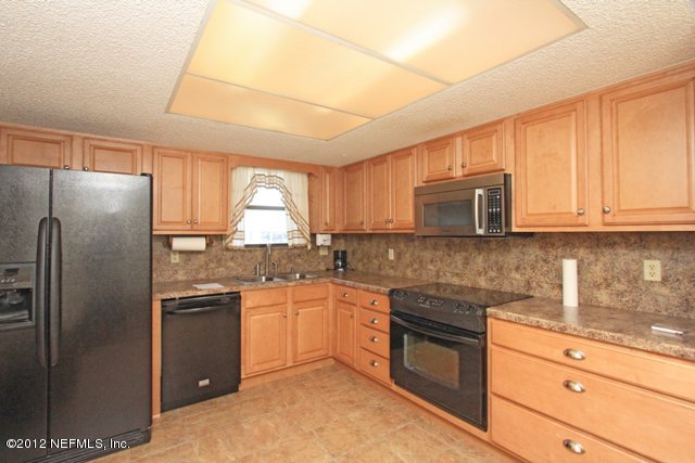 128 Riverside Drive Satsuma, FL 32189 - Photo 5 of 20 Kitchen View 2
